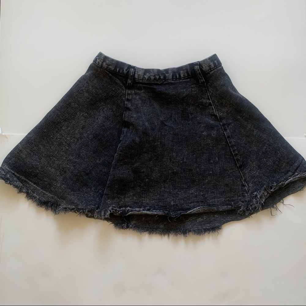 Short black jean mini skirt
